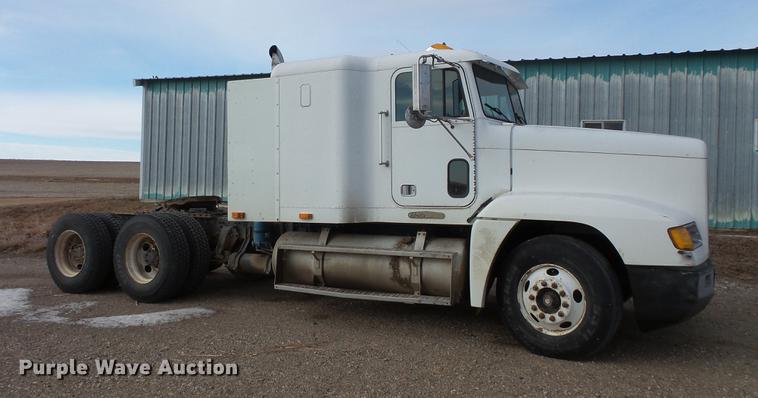 image for item EA9689 1995 Freightliner FLD semi truck