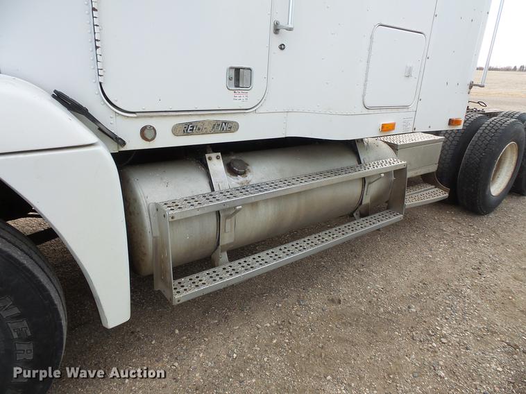 image for item EA9689 1995 Freightliner FLD semi truck