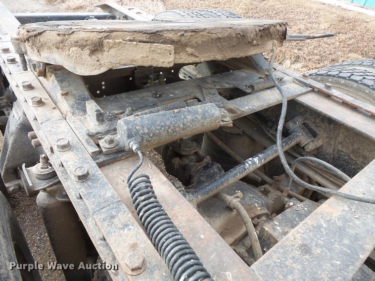 image for item EA9689 1995 Freightliner FLD semi truck