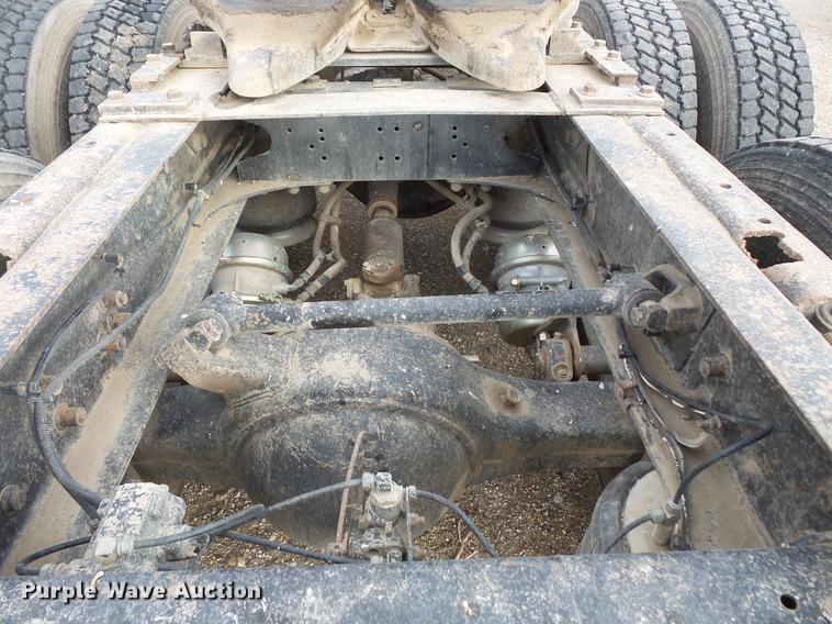 image for item EA9689 1995 Freightliner FLD semi truck