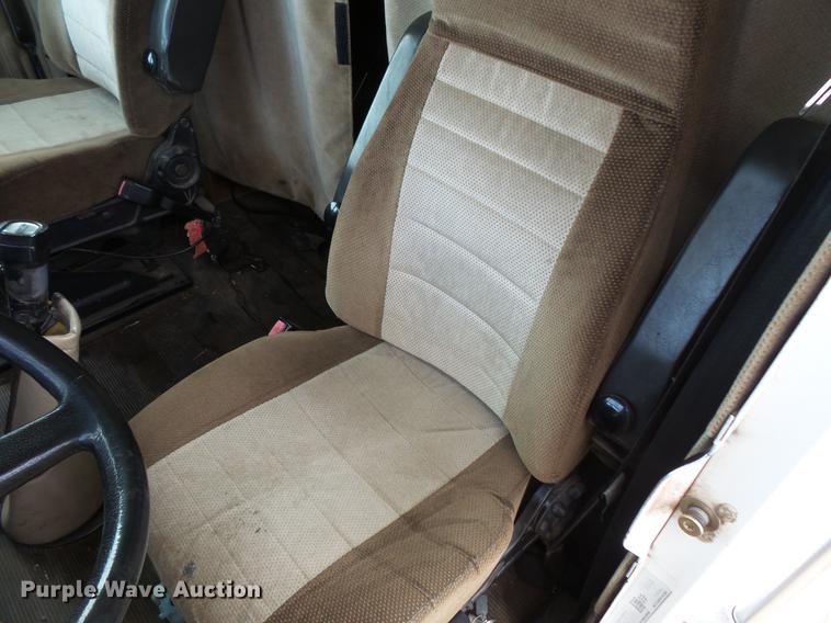 image for item EA9689 1995 Freightliner FLD semi truck