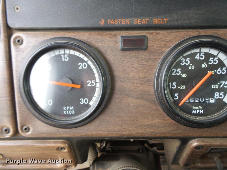 image for item EA9689 1995 Freightliner FLD semi truck