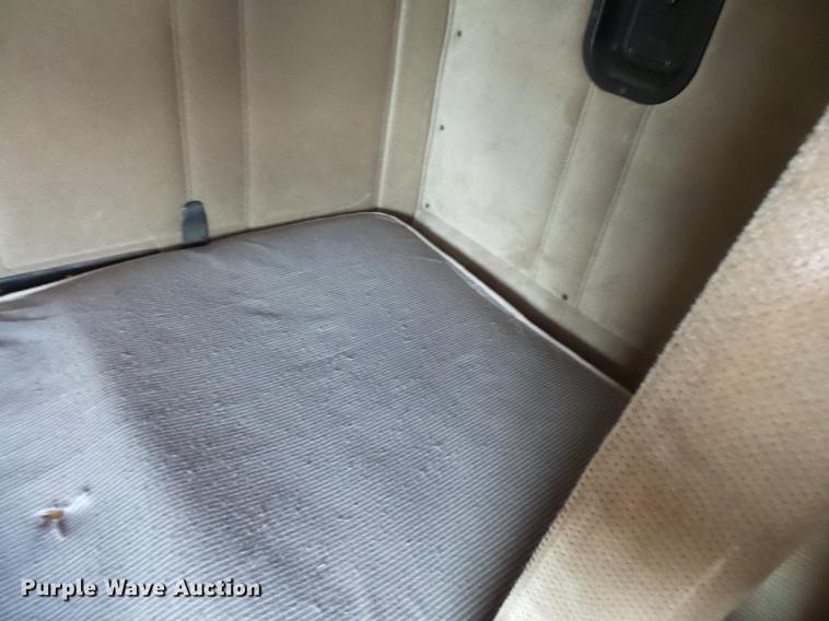 image for item EA9689 1995 Freightliner FLD semi truck