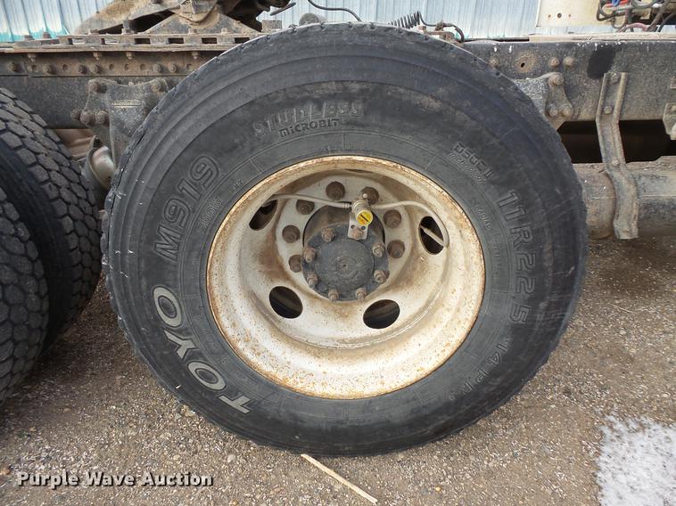 image for item EA9689 1995 Freightliner FLD semi truck