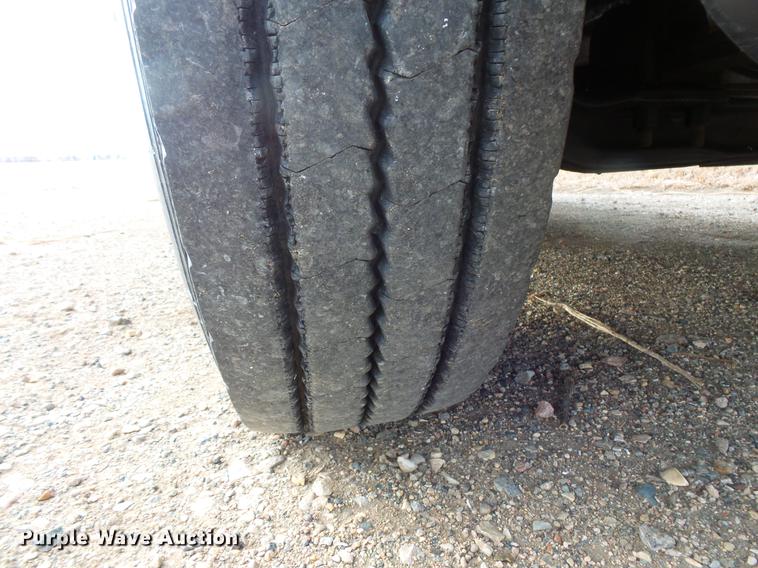 image for item EA9689 1995 Freightliner FLD semi truck