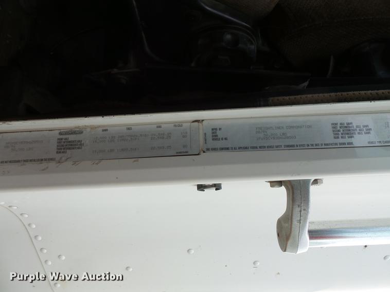 image for item EA9689 1995 Freightliner FLD semi truck