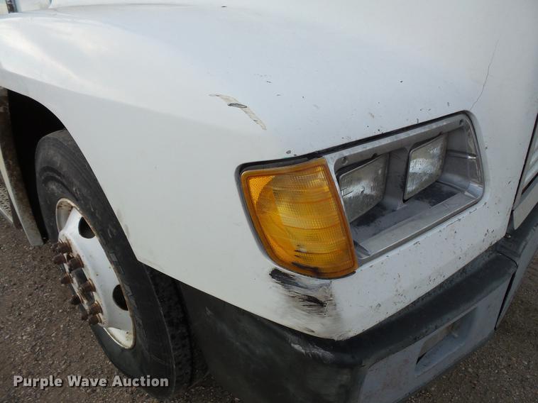 image for item EA9689 1995 Freightliner FLD semi truck