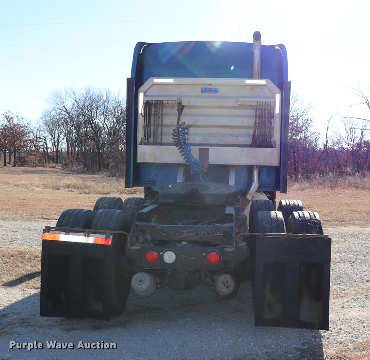 image for item EC9402 1999 Kenworth T600B semi truck