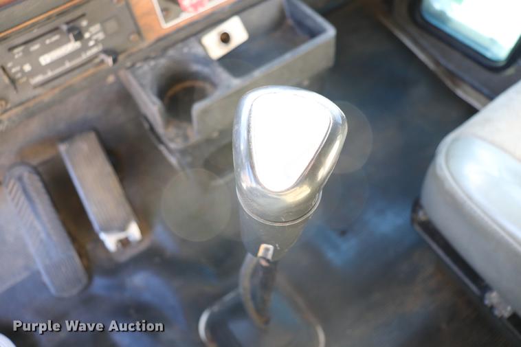 image for item EC9402 1999 Kenworth T600B semi truck