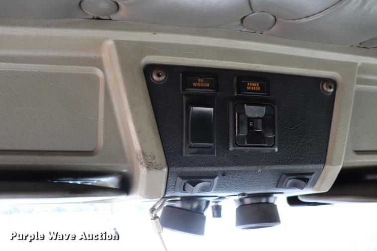 image for item EC9402 1999 Kenworth T600B semi truck