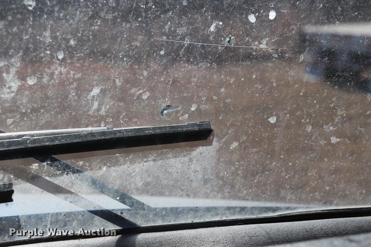 image for item EC9402 1999 Kenworth T600B semi truck