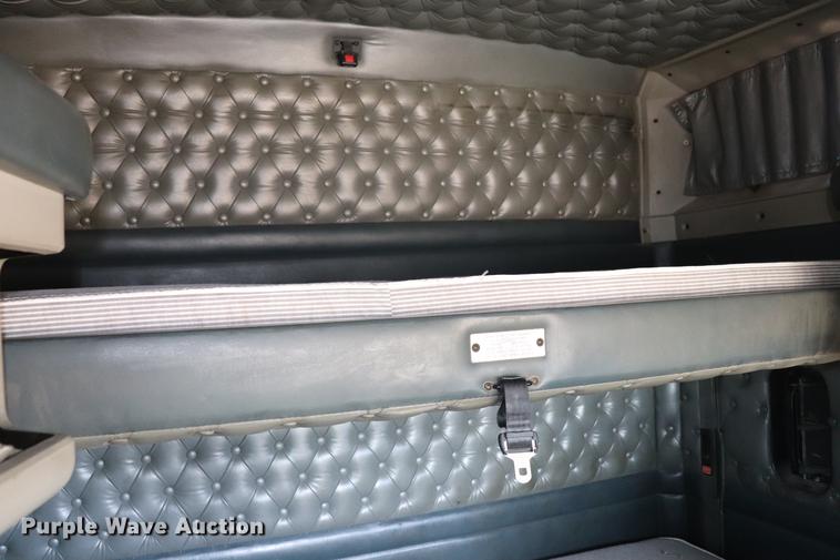 image for item EC9402 1999 Kenworth T600B semi truck