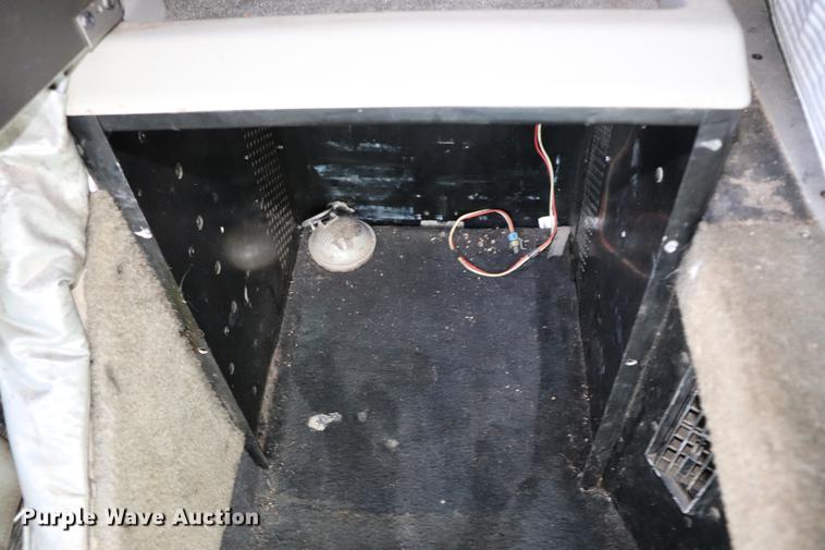 image for item EC9402 1999 Kenworth T600B semi truck