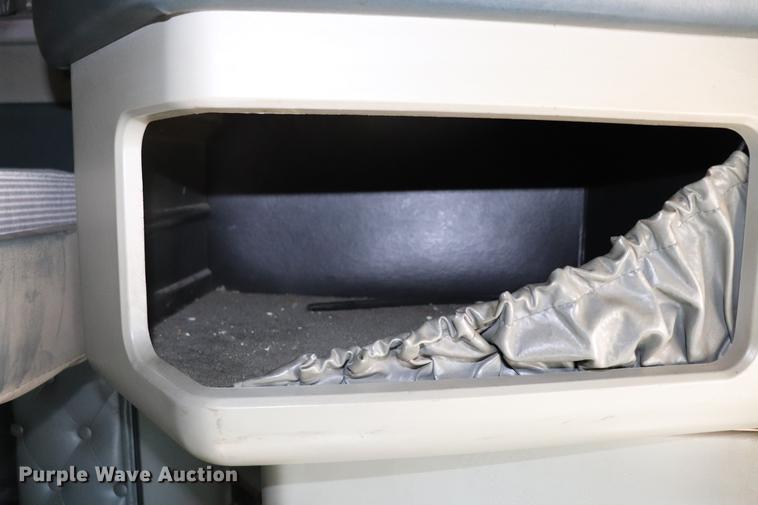 image for item EC9402 1999 Kenworth T600B semi truck