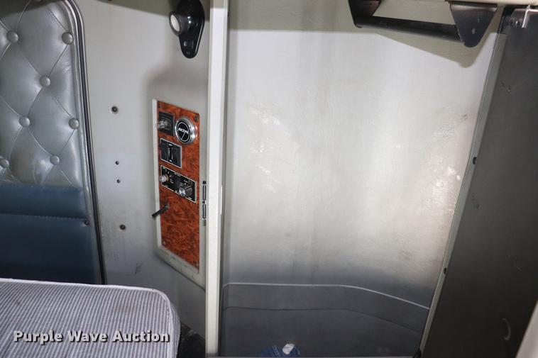 image for item EC9402 1999 Kenworth T600B semi truck