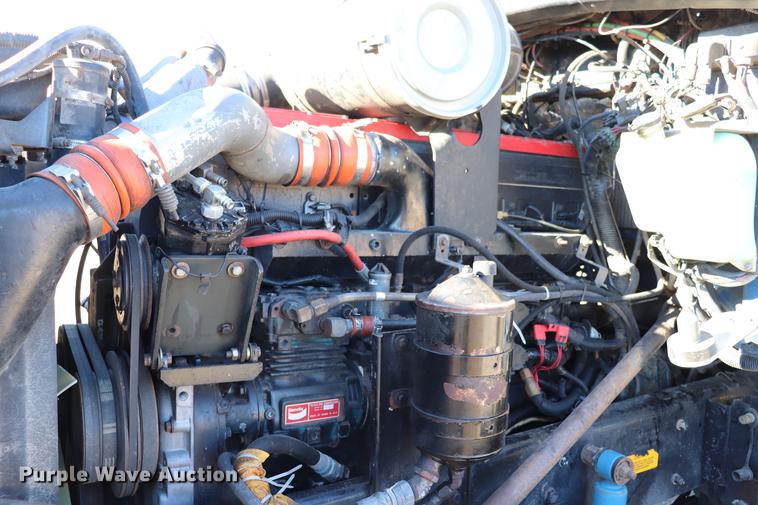 image for item EC9402 1999 Kenworth T600B semi truck