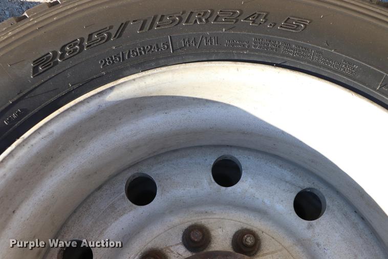 image for item EC9402 1999 Kenworth T600B semi truck