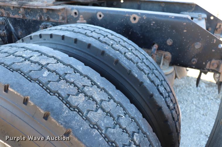 image for item EC9402 1999 Kenworth T600B semi truck