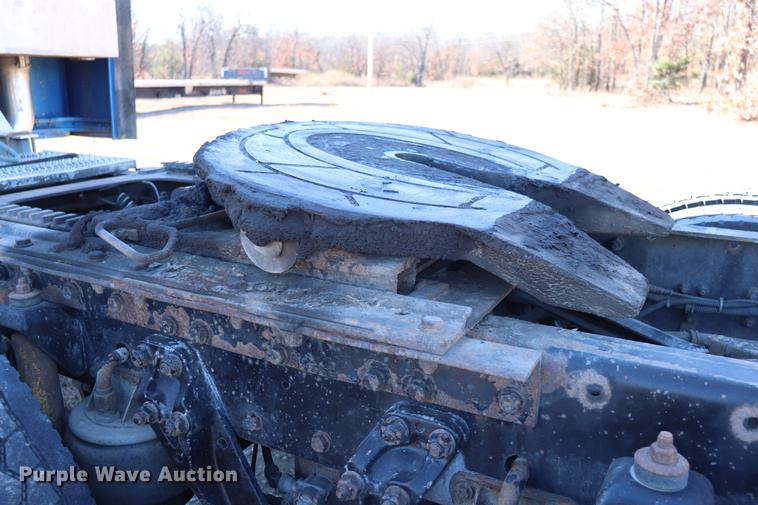 image for item EC9402 1999 Kenworth T600B semi truck