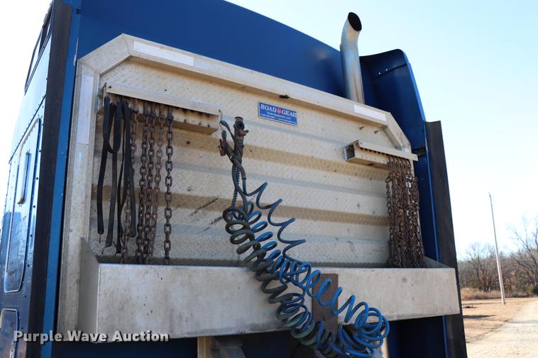 image for item EC9402 1999 Kenworth T600B semi truck