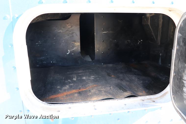 image for item EC9402 1999 Kenworth T600B semi truck