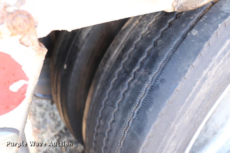 image for item EC9403 2008 Fontaine 1DFT-8-8048WSAWK drop deck trailer