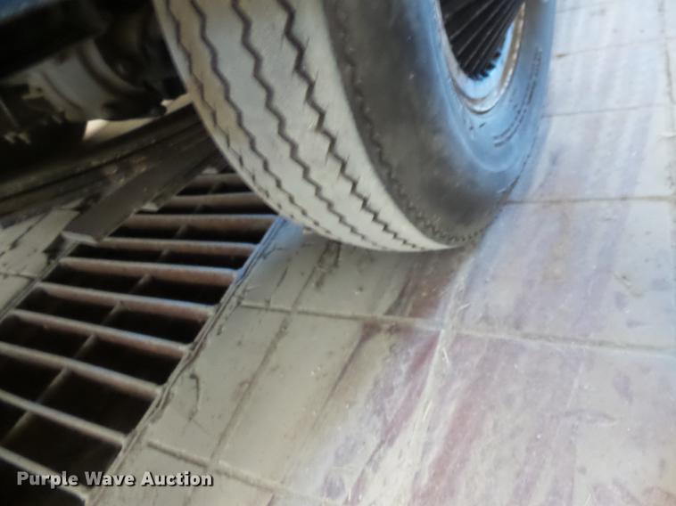 image for item AY9606 Ez-go 956 shuttle golf cart