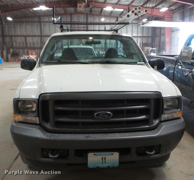 image for item AY9607 2003 Ford F250 Super Duty utility bed pickup truck