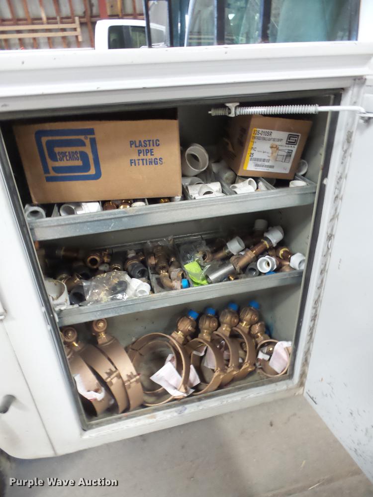 image for item AY9607 2003 Ford F250 Super Duty utility bed pickup truck