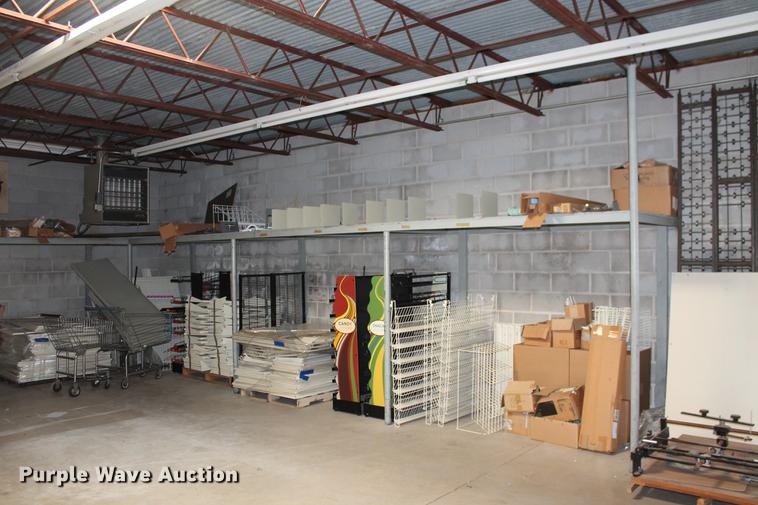 image for item DB5118 Gondola style retail display shelving