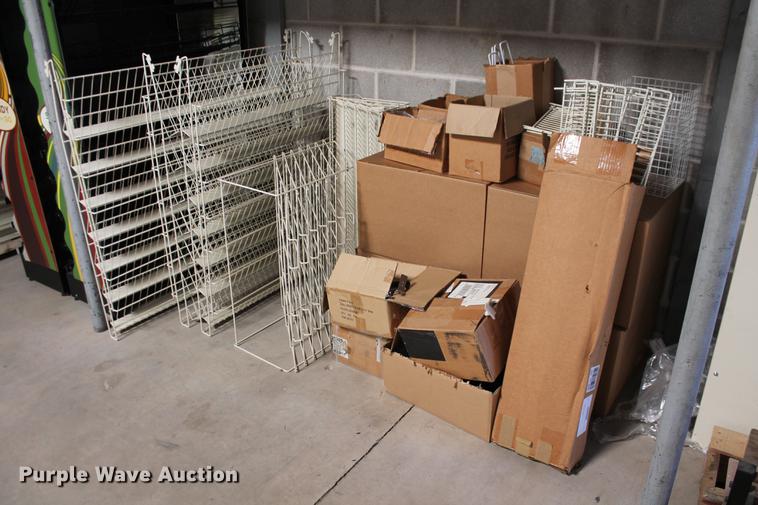 image for item DB5118 Gondola style retail display shelving