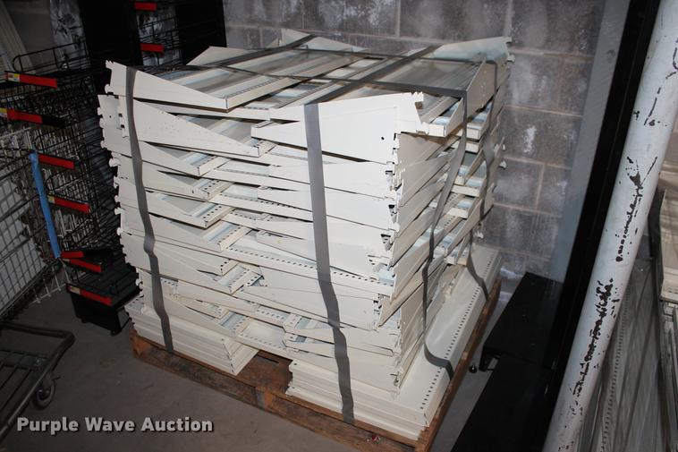 image for item DB5118 Gondola style retail display shelving