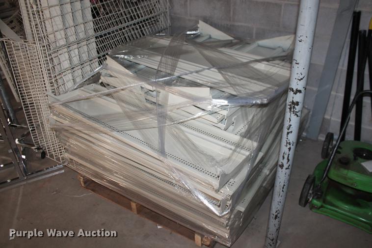 image for item DB5118 Gondola style retail display shelving