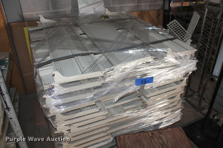 image for item DB5118 Gondola style retail display shelving