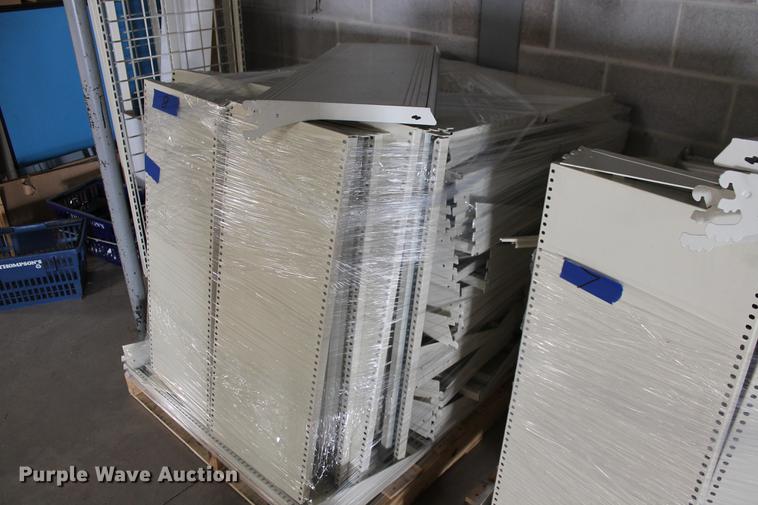 image for item DB5118 Gondola style retail display shelving