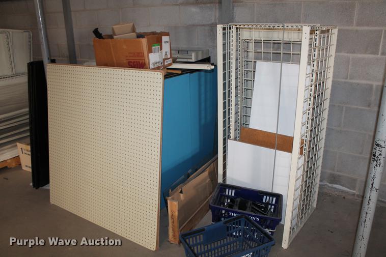 image for item DB5118 Gondola style retail display shelving