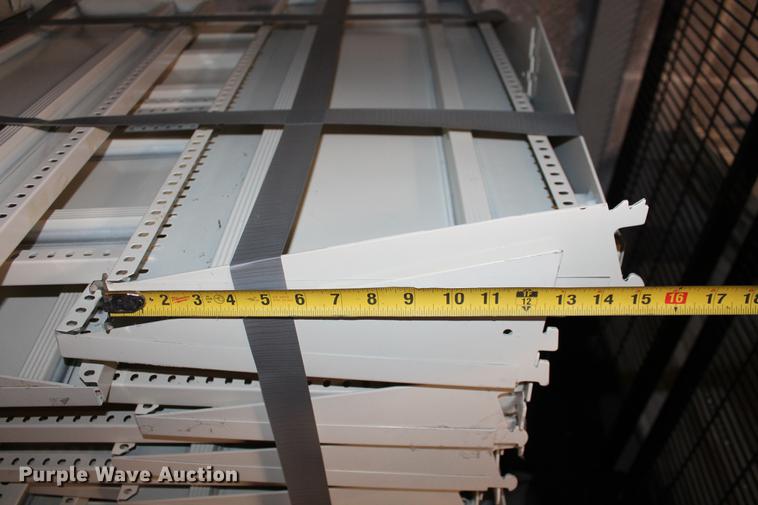 image for item DB5118 Gondola style retail display shelving