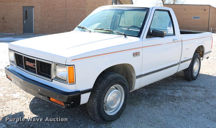 image for item DB6581 1988 GMC S15 pickup truck