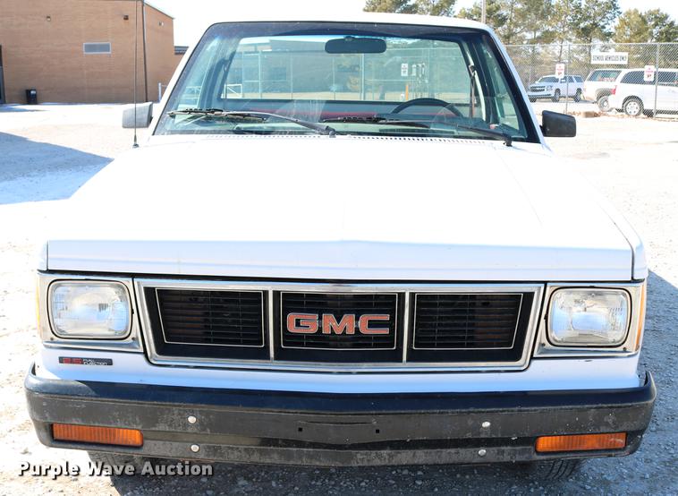 image for item DB6581 1988 GMC S15 pickup truck