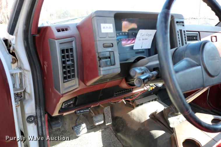 image for item DB6581 1988 GMC S15 pickup truck