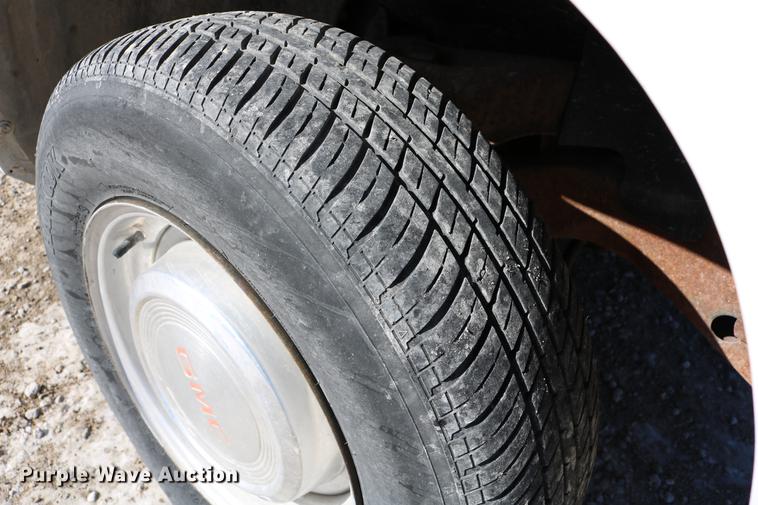 image for item DB6581 1988 GMC S15 pickup truck