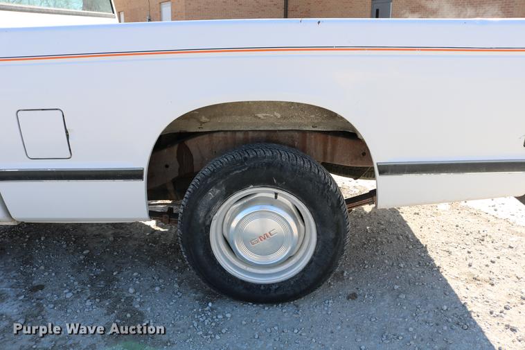 image for item DB6581 1988 GMC S15 pickup truck