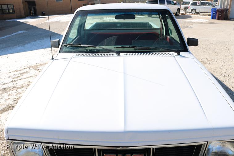 image for item DB6581 1988 GMC S15 pickup truck