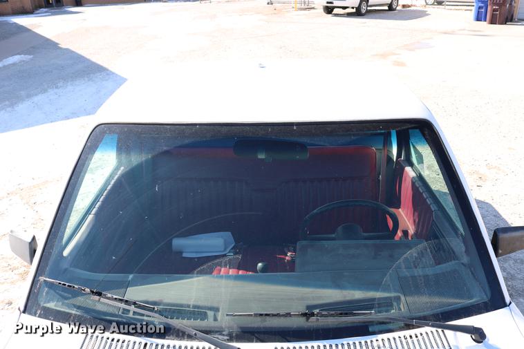 image for item DB6581 1988 GMC S15 pickup truck