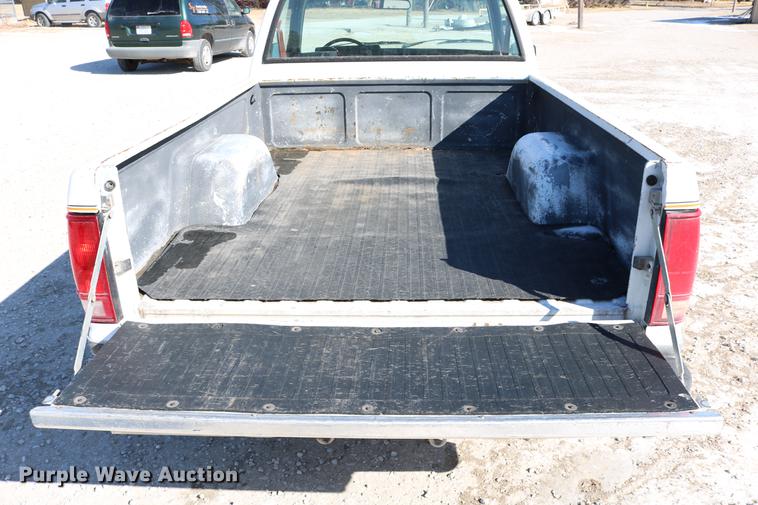 image for item DB6581 1988 GMC S15 pickup truck