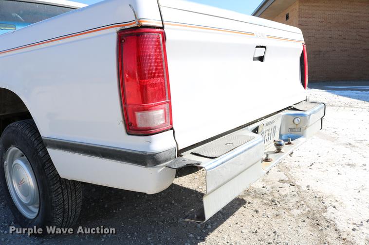 image for item DB6581 1988 GMC S15 pickup truck