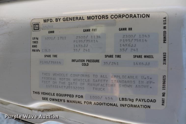 image for item DB6581 1988 GMC S15 pickup truck