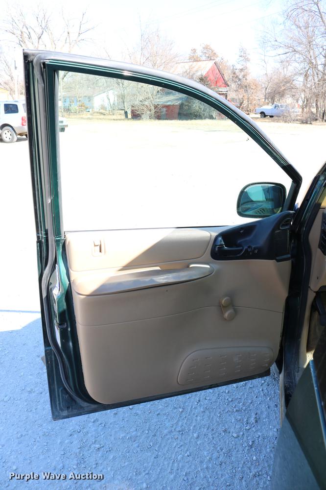 image for item DB6582 1998 Dodge Caravan van