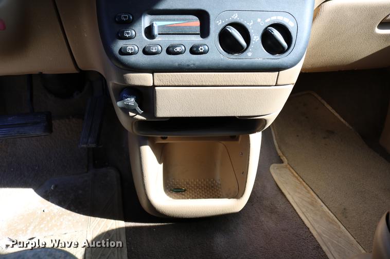 image for item DB6582 1998 Dodge Caravan van