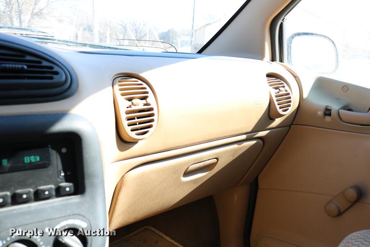 image for item DB6582 1998 Dodge Caravan van